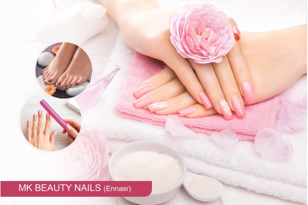 Soin des mains + Soin des pieds + 2 poses vernis permanent + capsules (2 orteilles)